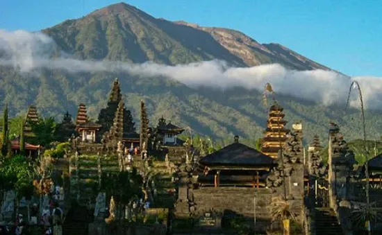 Indonesia: Trung tâm du lịch tại đảo Bali mất khách do nguy cơ núi lửa