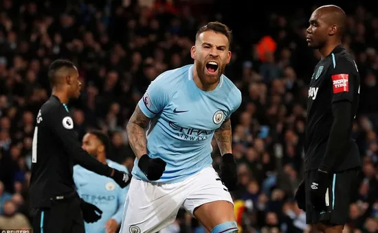 Trung vệ thép Otamendi cam kết lâu dài với Man City