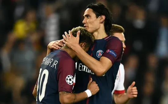 Ôm nhau thắm thiết, Neymar và Cavani đã làm lành?