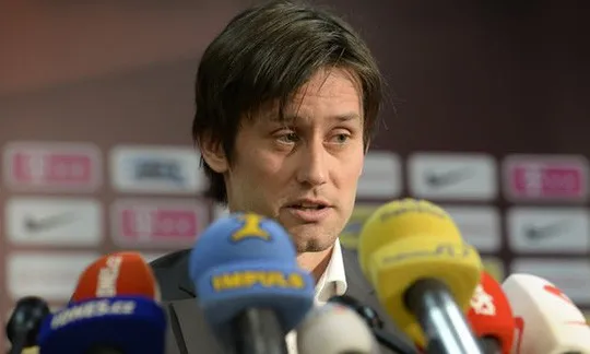 Cựu sao Arsenal Rosicky giải nghệ