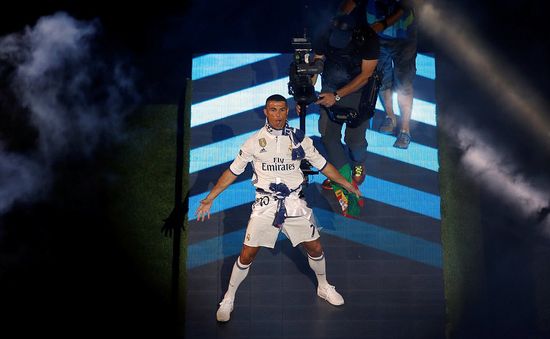 Ronaldo giành 9 danh hiệu trong chỉ 1 năm