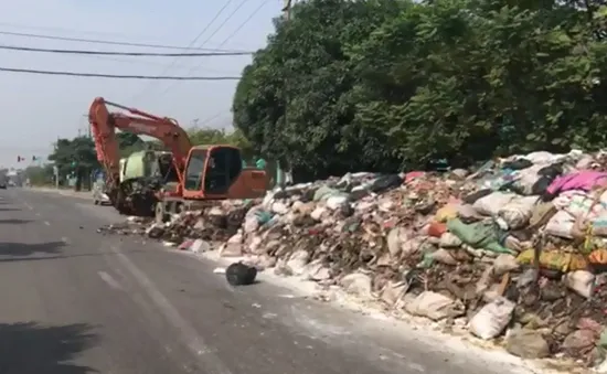 Hà Nội: Giải tỏa 7.000 tấn rác tồn đọng tại Sơn Tây, Ba Vì