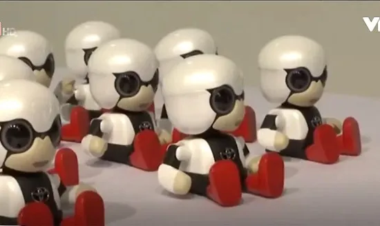 Kirobo Mini - Robot đồ chơi thế hệ mới