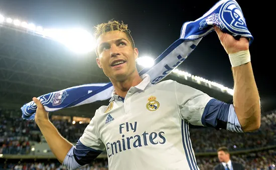 Ronaldo nhận thù lao 6 tỷ đồng cho mỗi giờ quảng cao