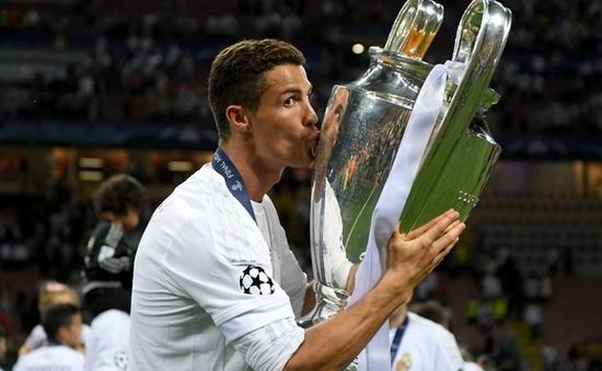 NÓNG: Ronaldo lại tuyên bố sẽ gắn bó với Real Madrid