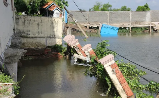 Sạt lở nghiêm trọng tại huyện Nhà Bè, TP.HCM