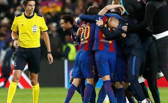 Trọng tài điều khiển trận Barcelona - PSG có thể bị phạt