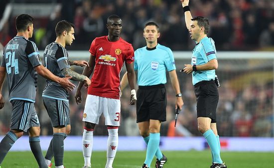 Lập “kỳ tích” ở Europa League, Man Utd vẫn lo ngay ngáy