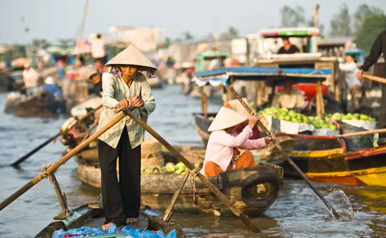 Ghe hàng và cái tình của người dân sông nước miền Tây