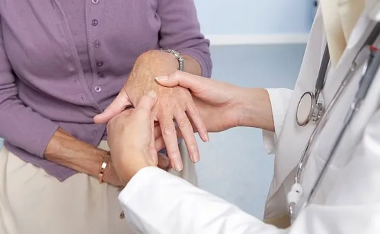 Không ngờ bệnh phong tê thấp lại gây biến chứng nguy hiểm này