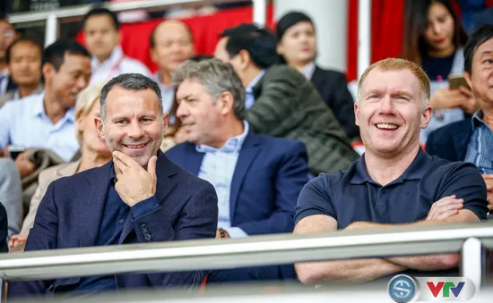 Giggs và Scholes đánh giá cao U15 PVF sau thắng lợi trước U15 Stoke City