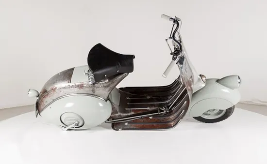 Chiếc Vespa cổ nhất thế giới được bán đấu giá 6,5 tỷ đồng