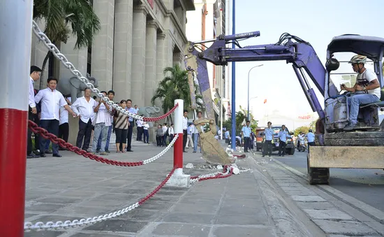 “Cuộc chiến” đòi lại vỉa hè làm nóng báo chí trong tuần