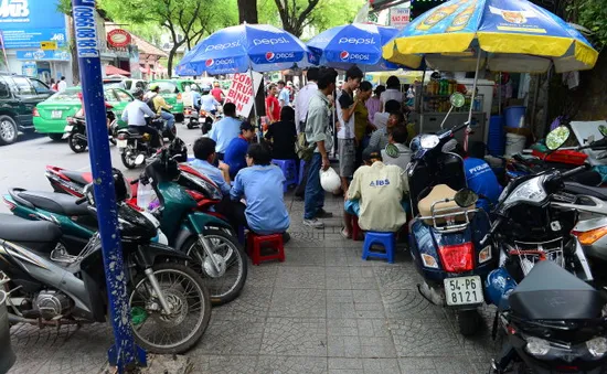 TP.HCM quyết liệt xử lý lấn chiếm lòng đường, vỉa hè