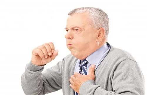 Ho ít, nhẹ cũng có thể là dấu hiệu viêm phổi ở người cao tuổi