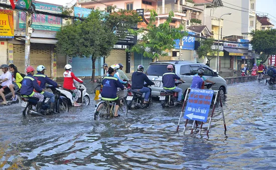 Đỉnh triều cường tiếp tục lên cao tại TP.HCM