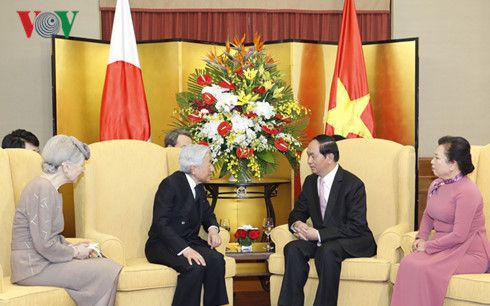 Nhật hoàng thăm nhà lưu niệm Phan Bội Châu, thưởng thức nhã nhạc Huế