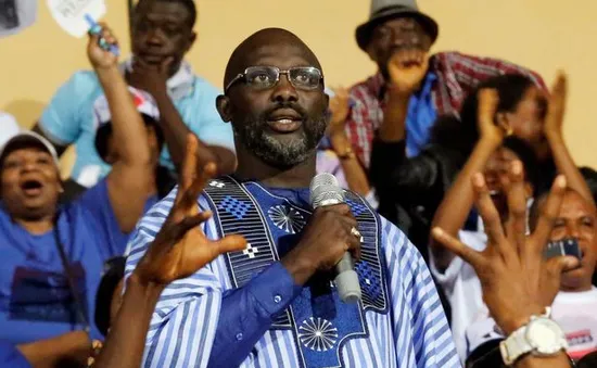 Cựu danh thủ George Weah đắc cử Tổng thống Liberia