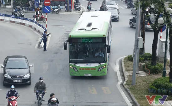 Tuyến bus nhanh BRT Hà Nội sau 8 tháng: Hiệu quả đến đâu?