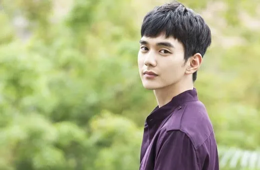 Hé lộ bộ phim mới của Yoo Seung Ho sau "bom tấn" Mặt nạ quân chủ