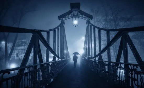 Thị trấn Opole, Ba Lan đẹp huyền ảo về đêm trong sương mù