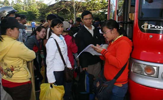 Hà Nội: Bố trí xe đón học sinh, công nhân về nghỉ Tết