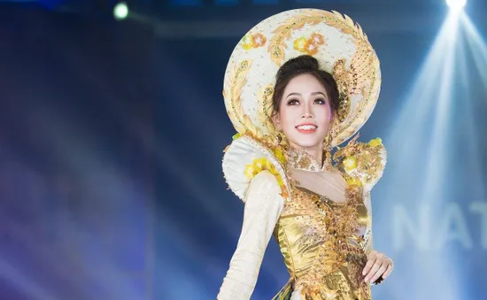 Á hậu Phương Nga  tỏa sáng tại đêm thi trang phục dân tộc Miss Grand International 2018