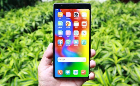 Gần 4.000 người đặt mua Bphone 3 sau 5 ngày ra mắt