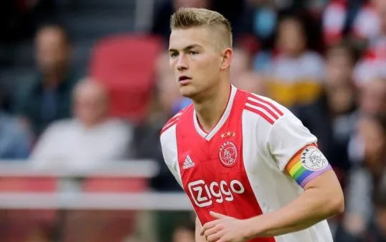 Ajax Amsterdam chưa vội vàng để Mathias De Ligt ra đi