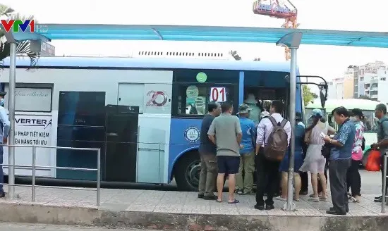 Nhiều tuyến xe bus tại TP.HCM ngừng hoạt động