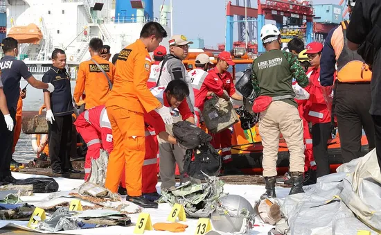 Hiện trường tai nạn máy bay thảm khốc chở 189 người của hãng hàng không Indonesia