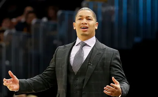 NBA: Cleveland sa thải HLV Tyronn Lue