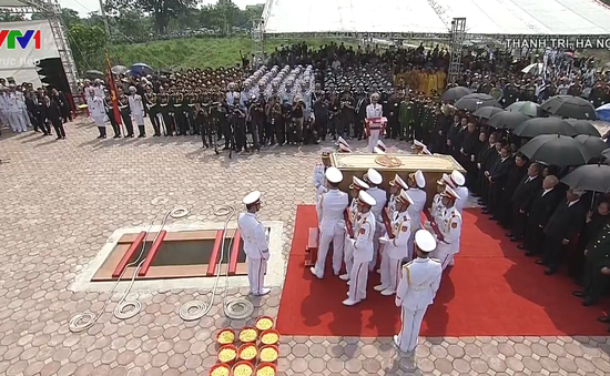 VIDEO: Lễ an táng nguyên Tổng Bí thư Đỗ Mười tại quê nhà Thanh Trì, Hà Nội