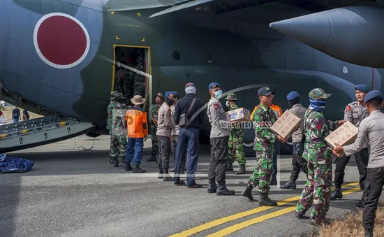 Indonesia: Các nguồn viện trợ đổ về Palu sau trận động đất gây sóng thần