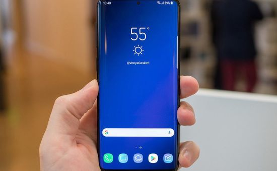 Galaxy S10 sẽ trông như thế nào với camera trước nằm bên trong màn hình?