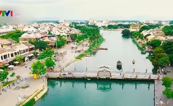 Hội An và Hạ Long - Thành phố du lịch không khói thuốc