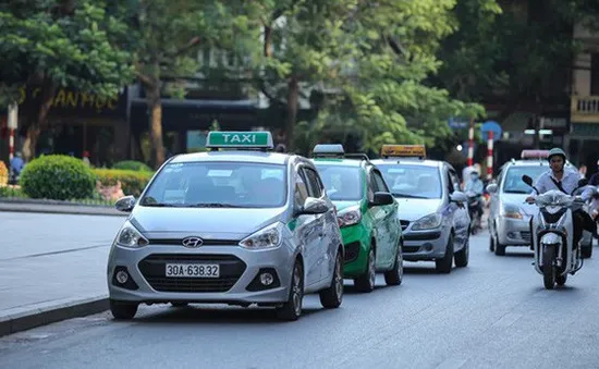 Bộ GTVT không đồng tình Hà Nội quy định màu sơn cho taxi