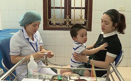 Hà Nội: Đồng loạt tiêm bổ sung vaccine sởi-rubella cho hơn 622.000 trẻ