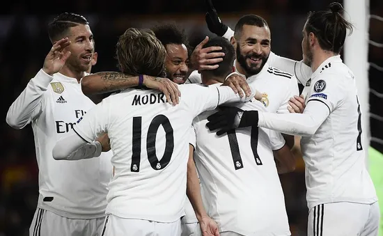 Kết quả Champions League rạng sáng 28/11: Juventus 1-0 Valencia, Man Utd 1-0 Young Boys, Roma 0-2 Real, Bayern Munich 5-1 Benfica...