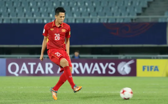 AFF Cup 2018: Trung vệ Đình Trọng lo ngại mặt sân của Lào ảnh hưởng tới ĐT Việt Nam