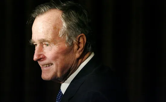 Cuộc đời oai hùng của George H.W. Bush: Từ phi công chiến đấu, Tổng thống Mỹ tới nhà từ thiện tỷ đô