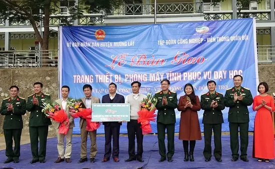 Viettel bàn giao nhiều công trình hỗ trợ huyện nghèo tại Thanh Hóa