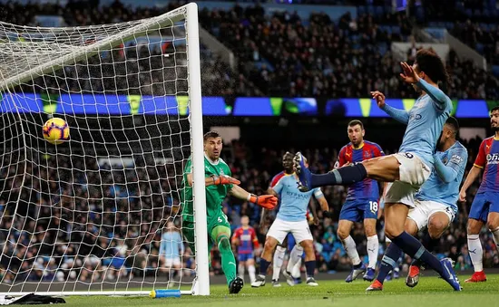 Xuất hiện liền lúc 2 siêu phẩm trận Man City thua sốc Crystal Palace