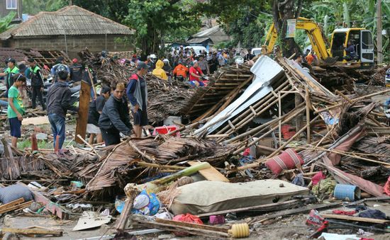 Indonesia: Số người thiệt mạng do sóng thần tăng lên 373 người