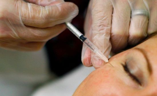 Trung Quốc: Đột kích cơ sở bán Botox và vitamin C giả