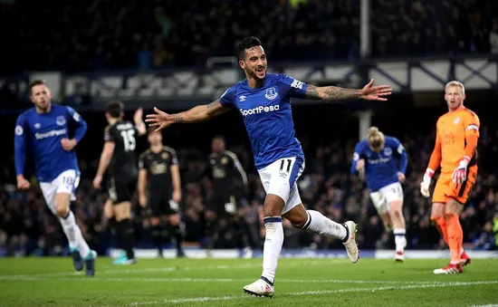 VIDEO: Walcott lập cú đúp, Everton đánh bại Leicester City