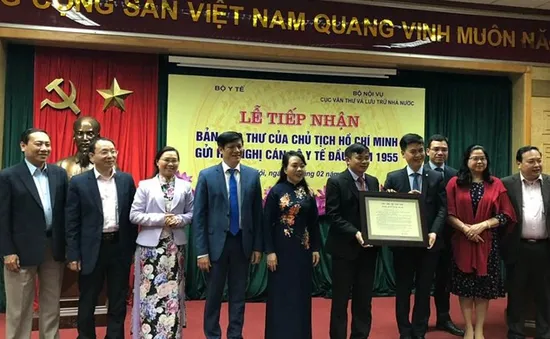 Bộ Y tế tiếp nhận bản sao Thư Chủ tịch Hồ Chí Minh gửi Hội nghị cán bộ y tế đầu năm 1955