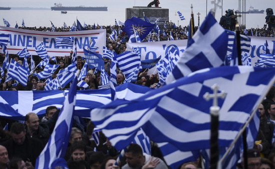 Tuần hành lớn tại Hy Lạp phản đối tên gọi của Macedonia