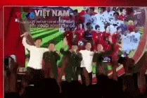 Xuân Trường, Văn Thanh hát, nhảy cực sung cùng ban nhạc Ba chú bộ đội