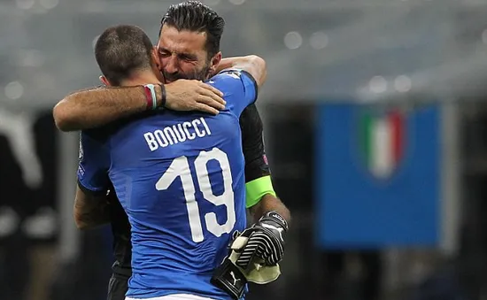 ĐTQG Italia triệu tập: Buffon treo giày, nay trở lại